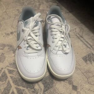 Nike Sneakers Women’s Size 8